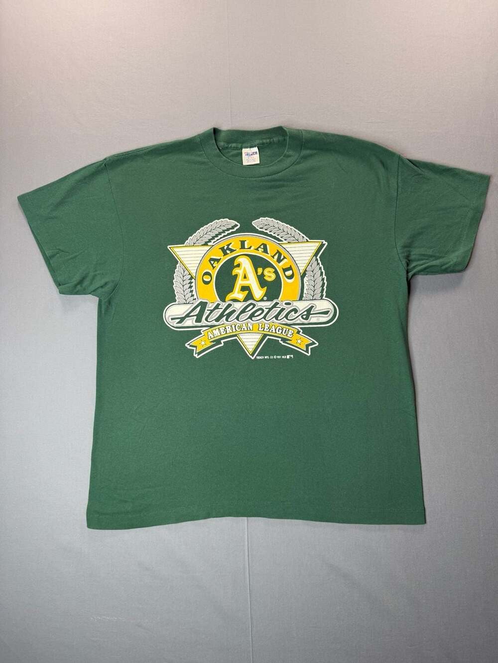 Trench Oakland Athletics T-Shirt Size XL 1991 Vintage MLB Green